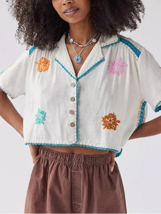 Urban Outfitters Top Rowan Embroidered Button Down Boxy Shirt XS - Picture 1 of 11
